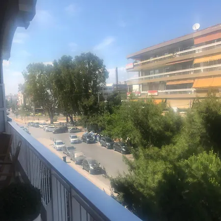 Blanc Dans Le Centre De Glyfada