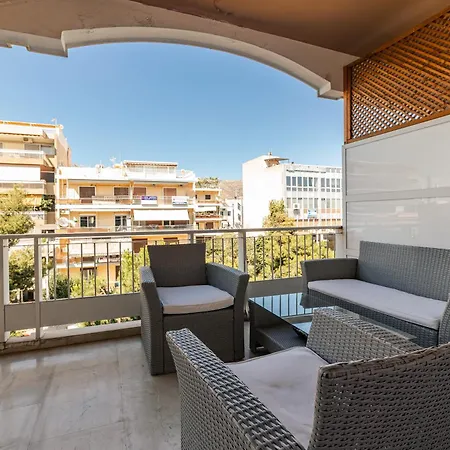 Apartamento Blanc Dans Le Centre De Glyfada