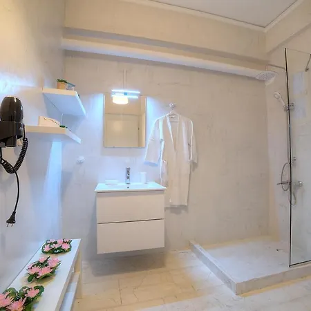 Apartamento Blanc Dans Le Centre De Glyfada *