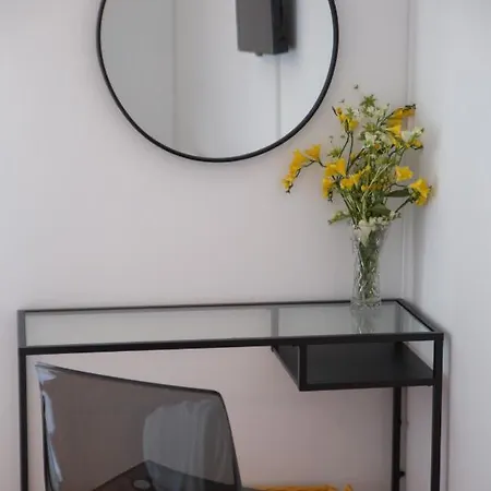 Apartamento Blanc Dans Le Centre De Glyfada *