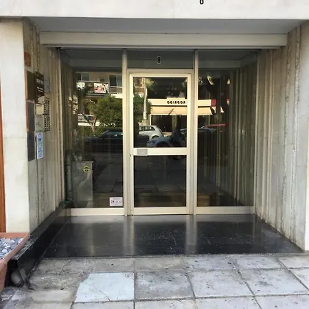 Blanc Dans Le Centre De Glyfada Apartamento *